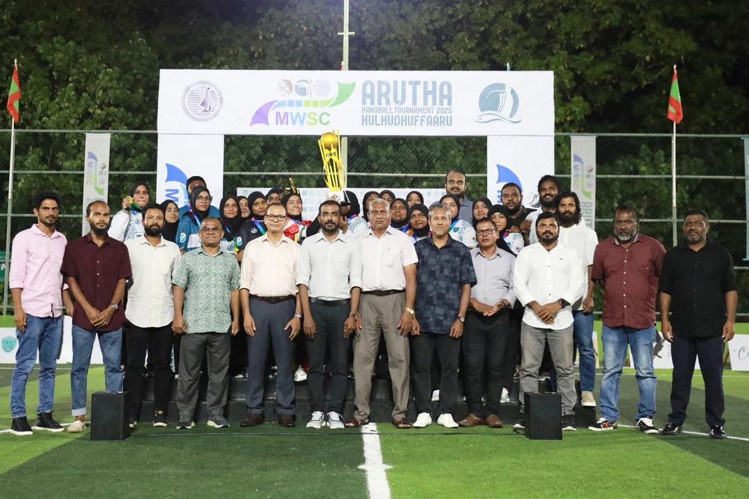 ރ. އަތޮޅު ކައުންސިލްގެ "އަރުތަ" ހޭންޑްބޯލް މުބާރާތް ނިންމުމުގެ ރަސްމިއްޔާތު ބާއްވައިފޮ