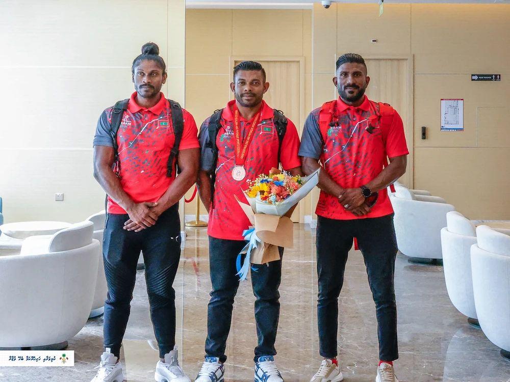 ބްރޯންޒް މެޑަލް ހޯދި ޤައުމީ ބޮޑީބިލްޑިން ޓީމް ރާއްޖެ އަތުވެއްޖެ