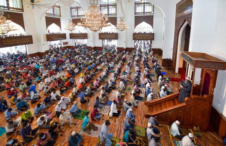 ހުރުމަތްތެރި މައްސަރުތަކުގައި ކުރެވޭ ފާފަތަކުގެ ނުބައިކަން  ބޮޑު: ހުކުރު ޚުތުބާ