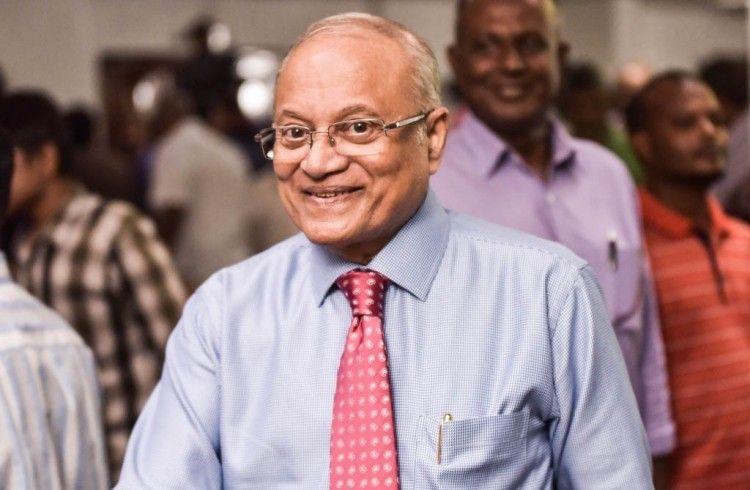 އެދެނީ އިސްލާމްދީނަށް ތެދުވެރި ވަފާތެރިވާން،  ތަފާތު ގޮންޖެހުންތަކާ ކުރިމަތިލާންޖެހުނު ނަމަވެސް ކާބަފައިން އިސްލާމްދީން ދޫކޮށްނުލައްވާ: ރައީސް މައުމޫން