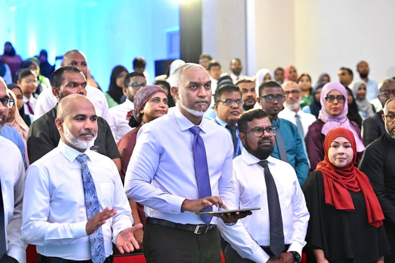 ކުރިމަގުގެ ޖީލުތައް ބައްޓަންކުރުމުގައި މުދައްރިސުންގެ ދައުރު ވަރަށް މުހިންމު: ރައީސް